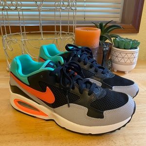 Nike Air Max International Women’s ST